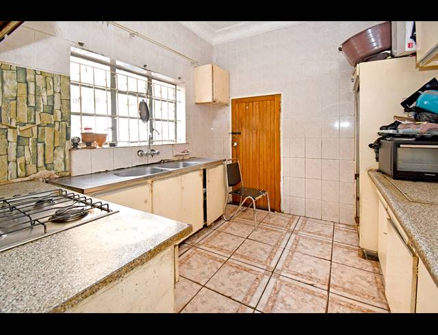 4 BEDROOM HOUSE FOR SALE IN MAYFAIR